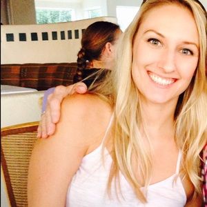 Meet your Posher, Carrie